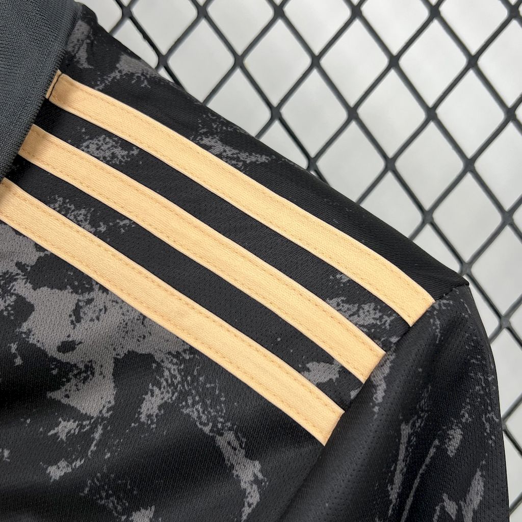 Maillot Ajax x Stone Island Black Special Edition 2025