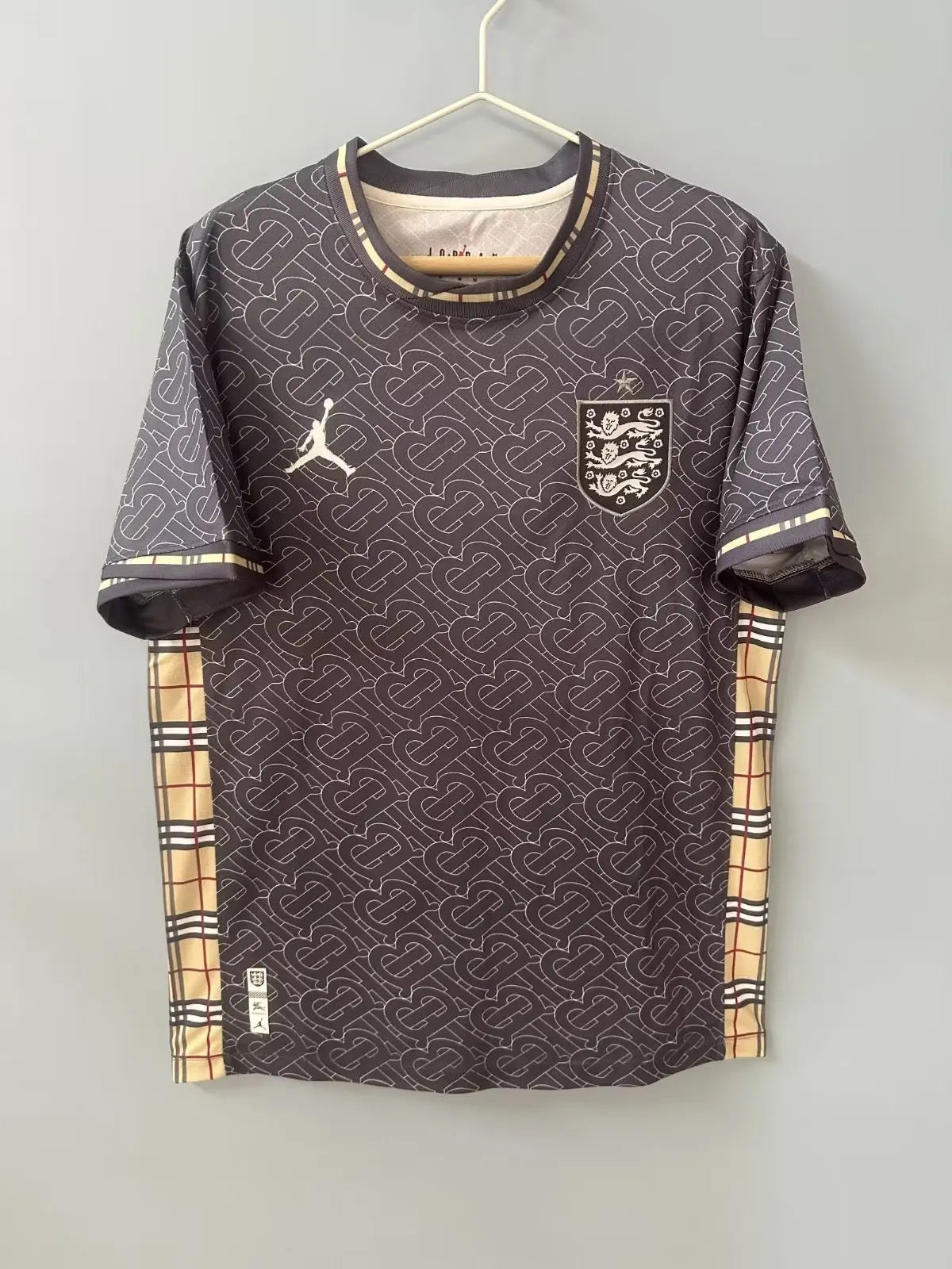 Maillot 24/25 Angleterre Marron Spécial L'Univers Du Maillot