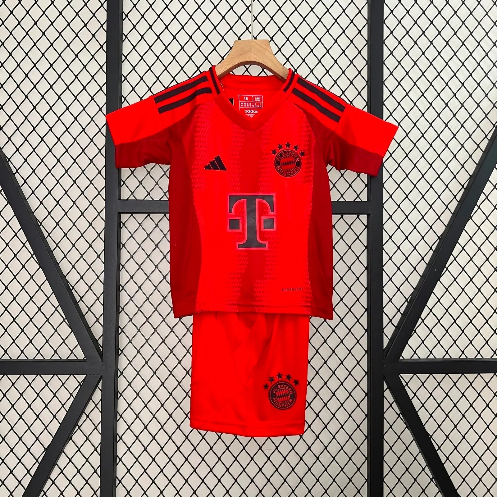 24/25 Ensemble Enfant Bayern Munich L'Univers Du Maillot