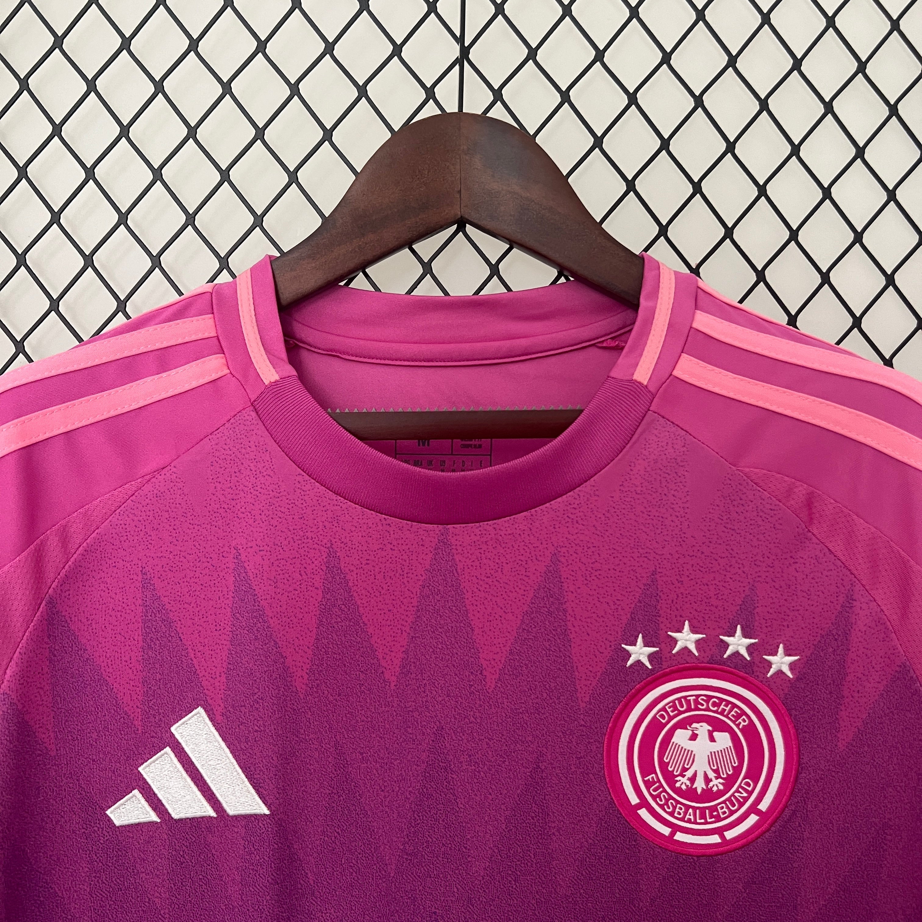 Maillot Allemagne ’Rose’ Extérieur 24/25