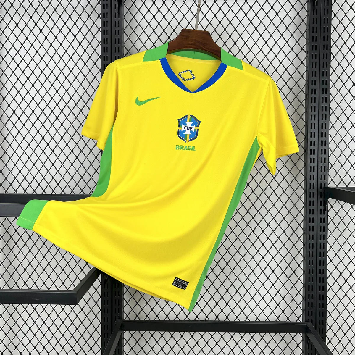 Maillot Brésil ’Jaune’ Domicile 25/26