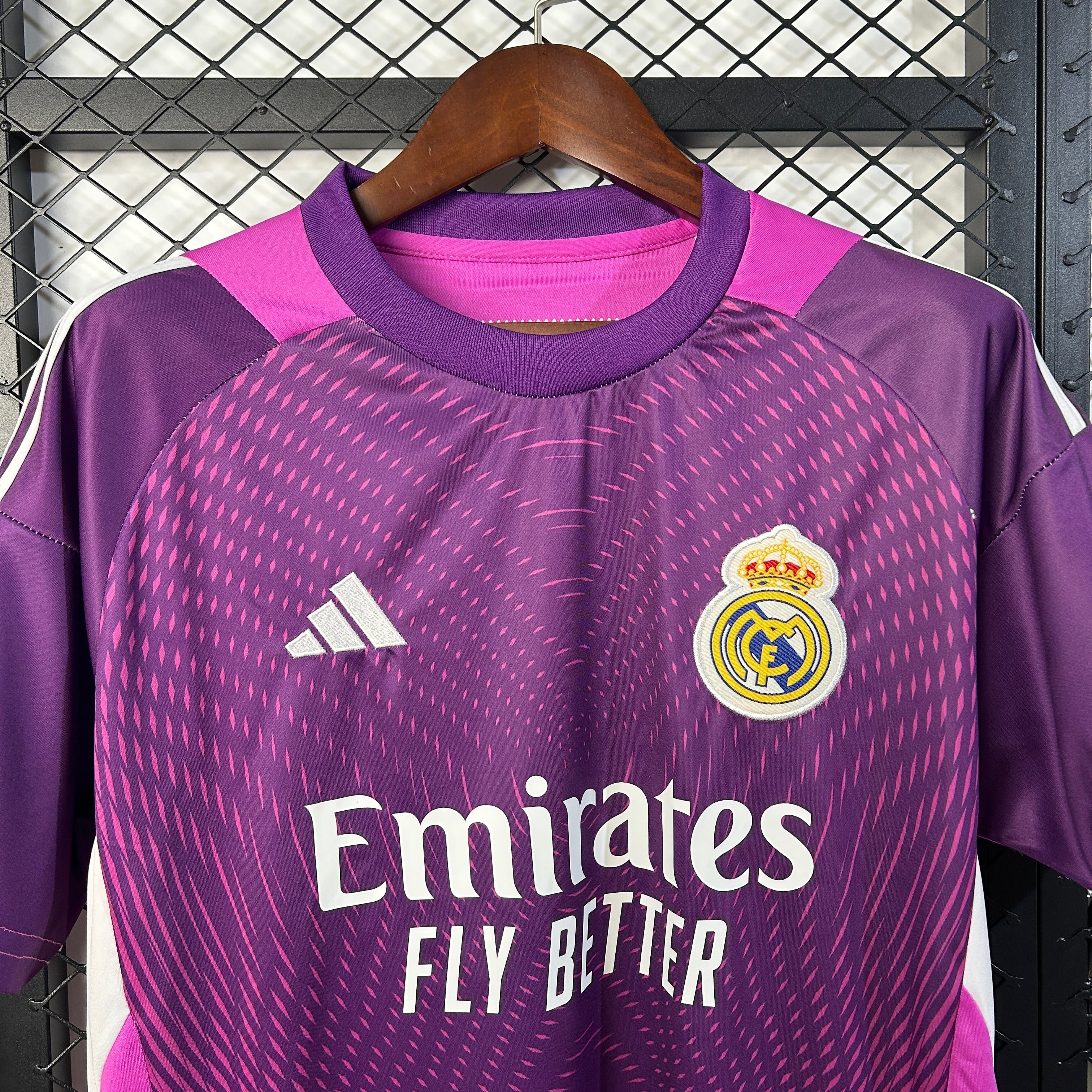 Maillot du Real Madrid Goalkeeper ’ Rose ’ 2025/2026